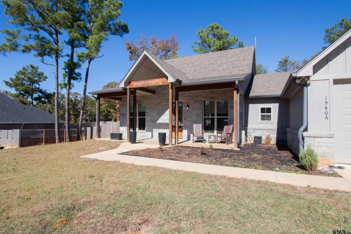 19406 Cedarpark Pl, Lindale, TX 75771 - Image #1