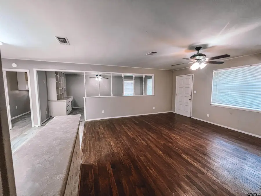 108 S Lide Ave, Mount Pleasant, TX 75455 - Image #3