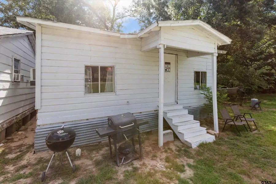 1140 N Hamlett Street, Athens, TX 75751 - Image #2