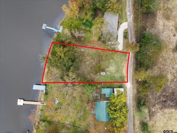 641 Naples Drive, Omaha, TX 75571