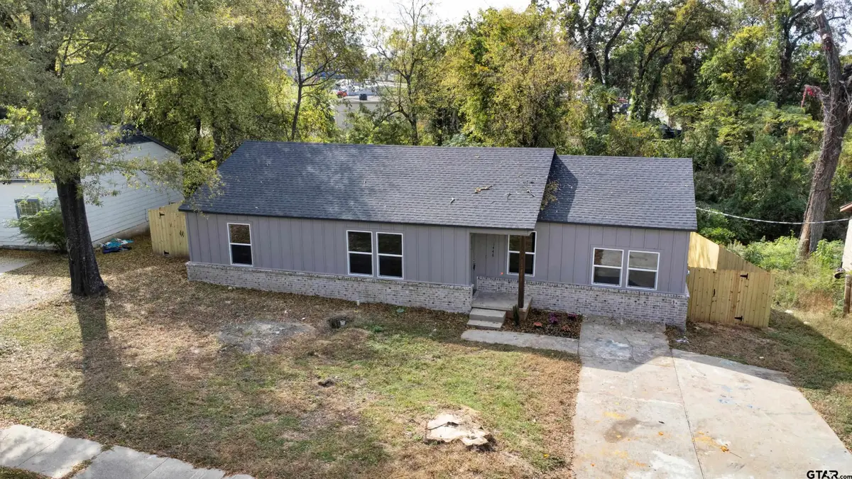 1448 Crescent Dr, Tyler, TX 75702 - Image #1