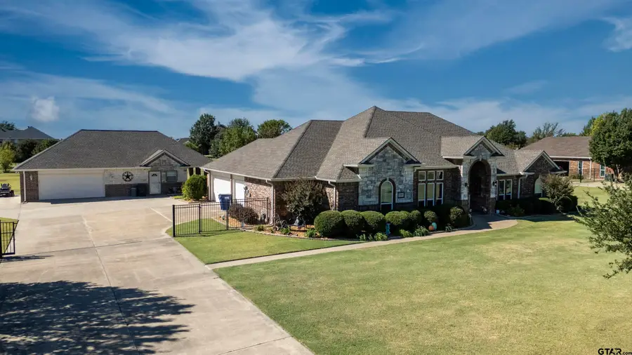 1360 W Remington Dr, Terrell, TX 75160 - Image #2