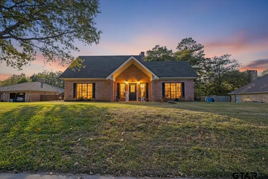 1701 Edgebrook St, Henderson, TX 75652 - Image #2