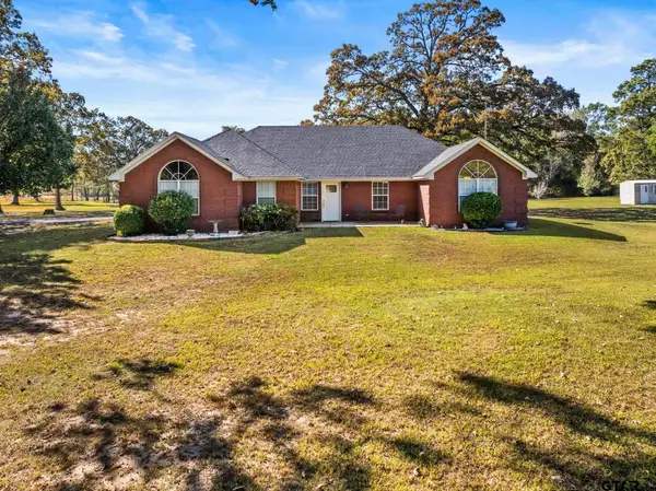 1227 County Road 3327, Omaha, TX 75571