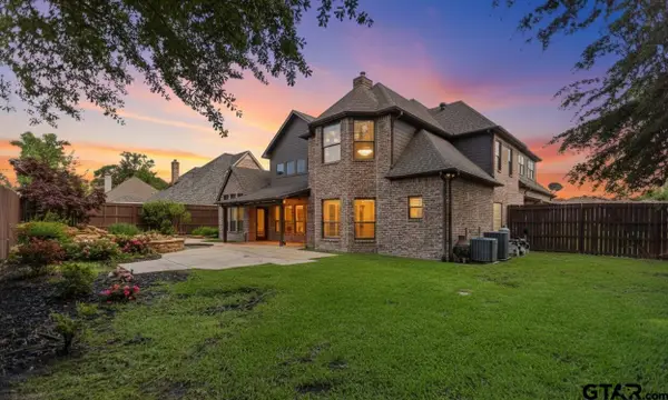 2312 Pinehurst St, Tyler, TX 75703