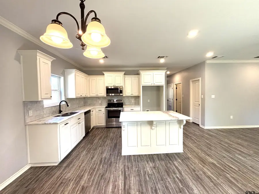 196 Twisted Oaks DR., Rusk, TX 75785 - Image #2