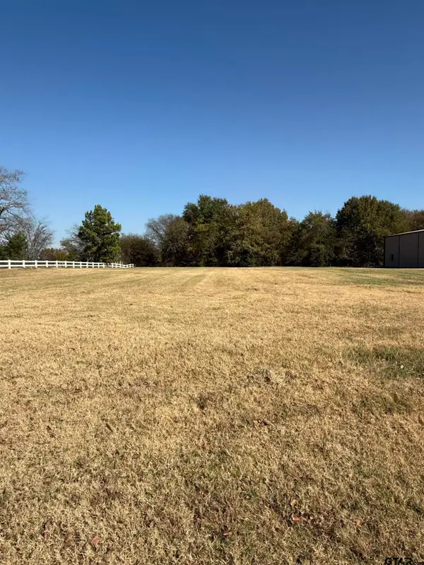938 Private Road, Edgewood, TX 75117