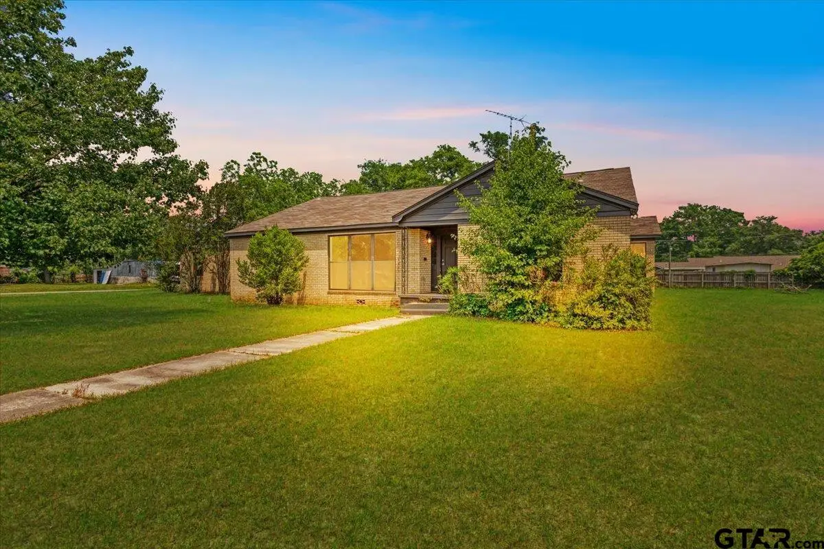 104 Mackinnon, Mount Pleasant, TX 75455 - Image #1