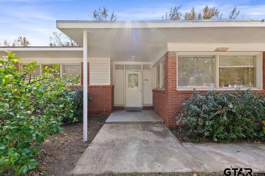 1904 W Pinecrest, Marshall, TX 75670 - Image #2