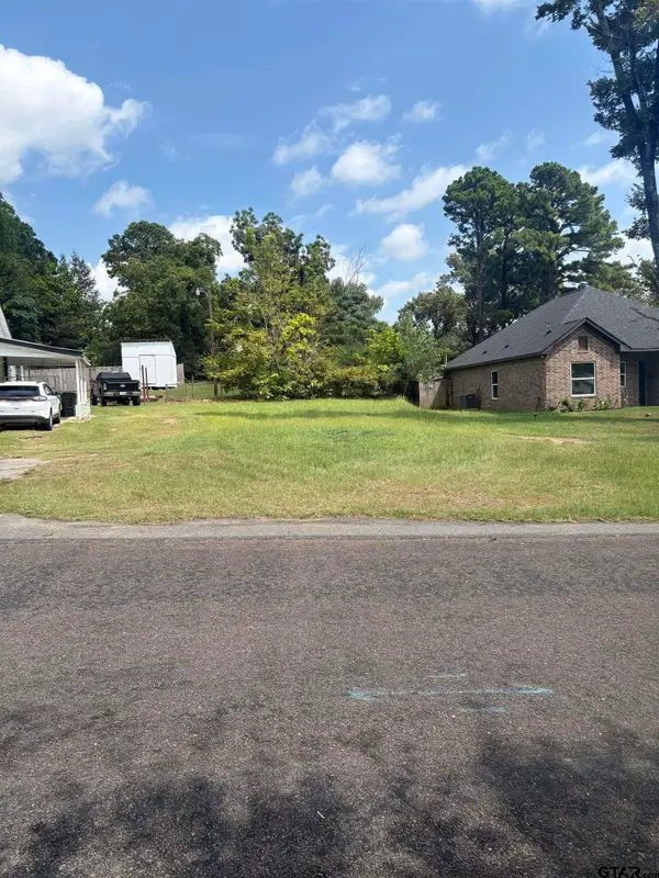 1615 W Shawnee, Tyler, TX 75702