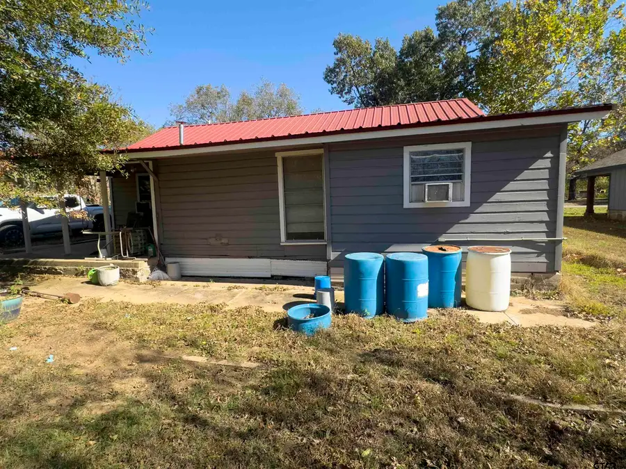 215 Cleveland, Winfield, TX 75493 - Image #2