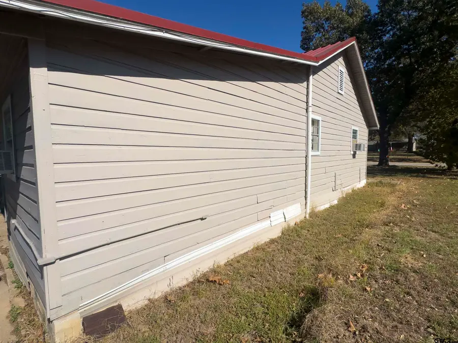 215 Cleveland, Winfield, TX 75493 - Image #3