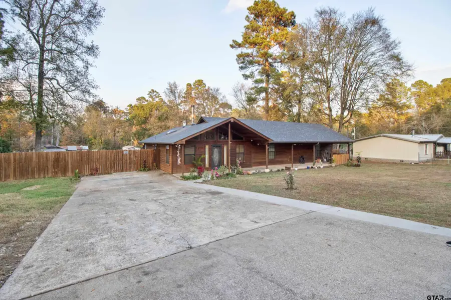 6839 Myrtlewood Trail, Gilmer, TX 75645 - Image #2