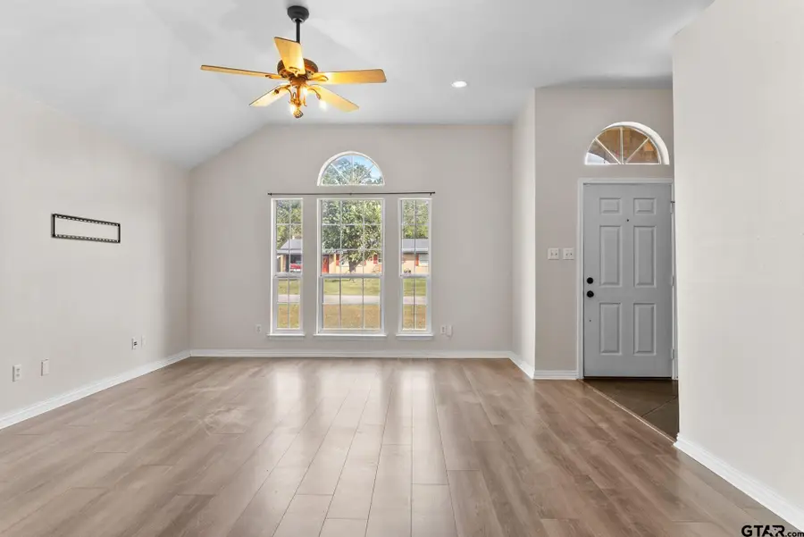 105 Oak St, Bullard, TX 75757 - Image #3