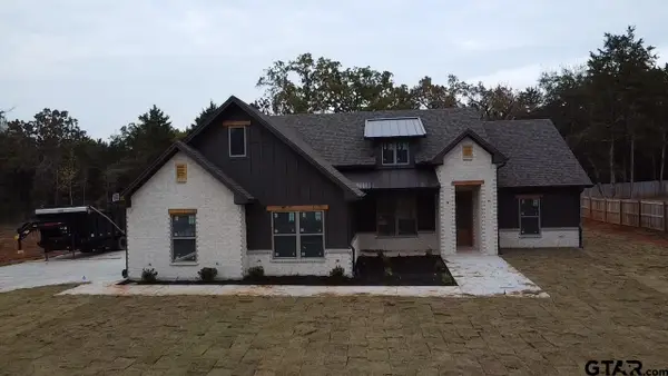 19446 Cedarpark Place, Lindale, TX 75771