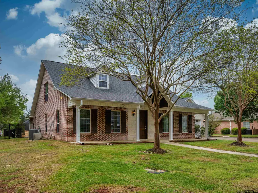 2105 Harvard, Jacksonville, TX 75766 - Image #2