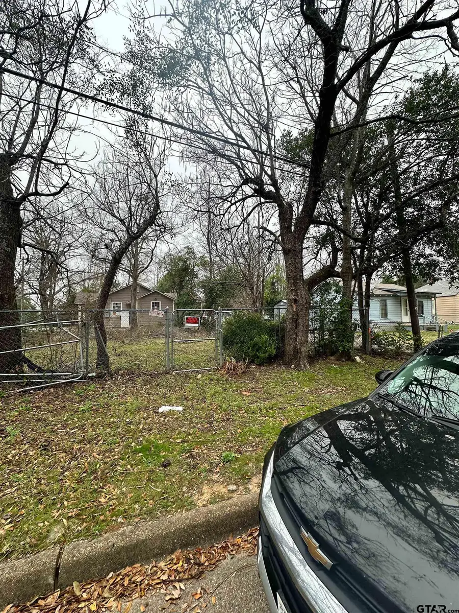 1103 S Academy Avenue, Tyler, TX 75701 - Image #2