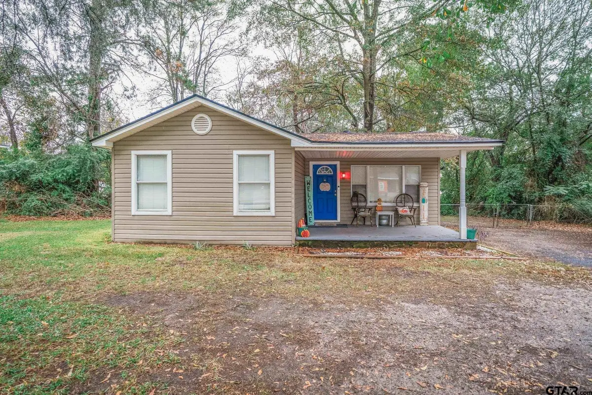 208 E Center ST, White Oak, TX 75693 - Image #1