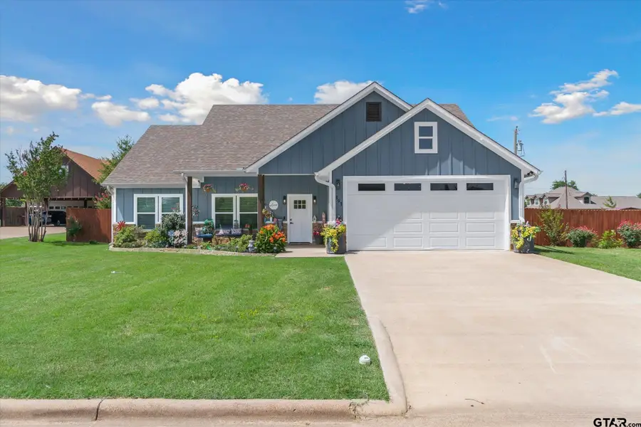 393 E Pennsylvania Ave, Van, TX 75790 - Image #2