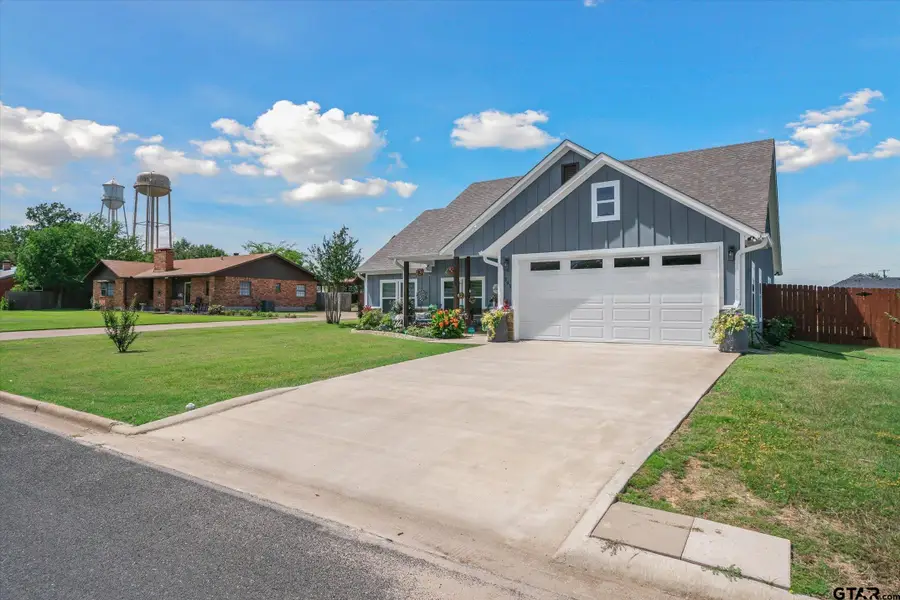 393 E Pennsylvania Ave, Van, TX 75790 - Image #3