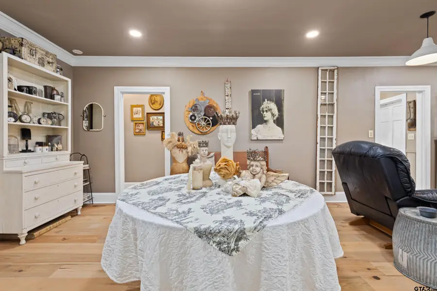 918 N Montgomery St, Gilmer, TX 75644 - Image #2