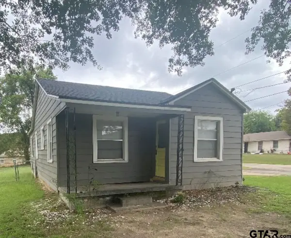 524 N College St, Lindale, TX 75771
