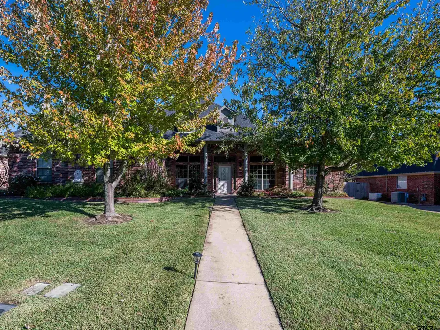 1903 Old Oak Dr, Tyler, TX 75703 - Image #2