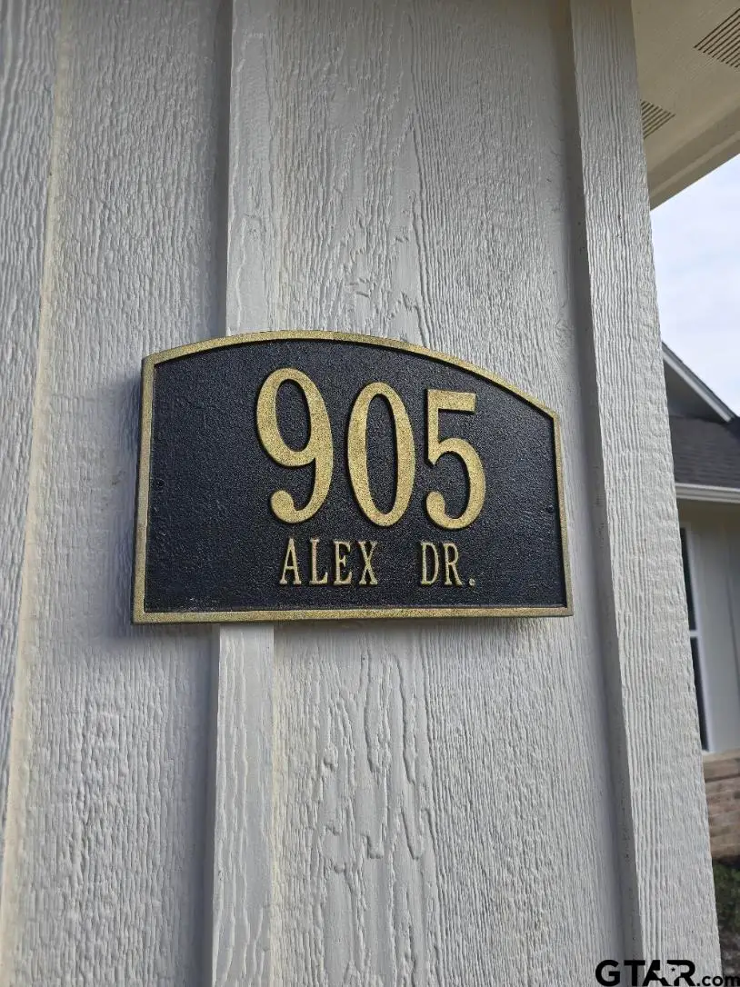 905 Alex Dr, Whitehouse, TX 75791 - Image #2