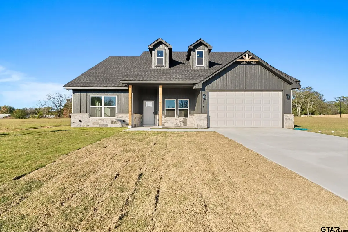 105 W Teal Dr, Troup, TX 75789 - Image #1
