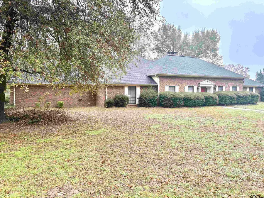 2506 CEDAR CREEk DR, Mount Pleasant, TX 75455 - Image #2