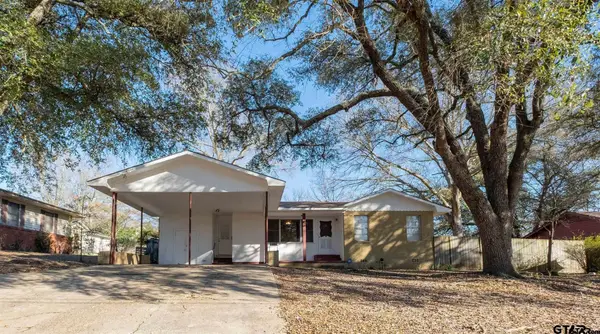 500 Avalon Dr., Gladewater, TX 75647