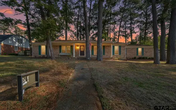 914 Forest Trail, Jacksonville, TX 75766