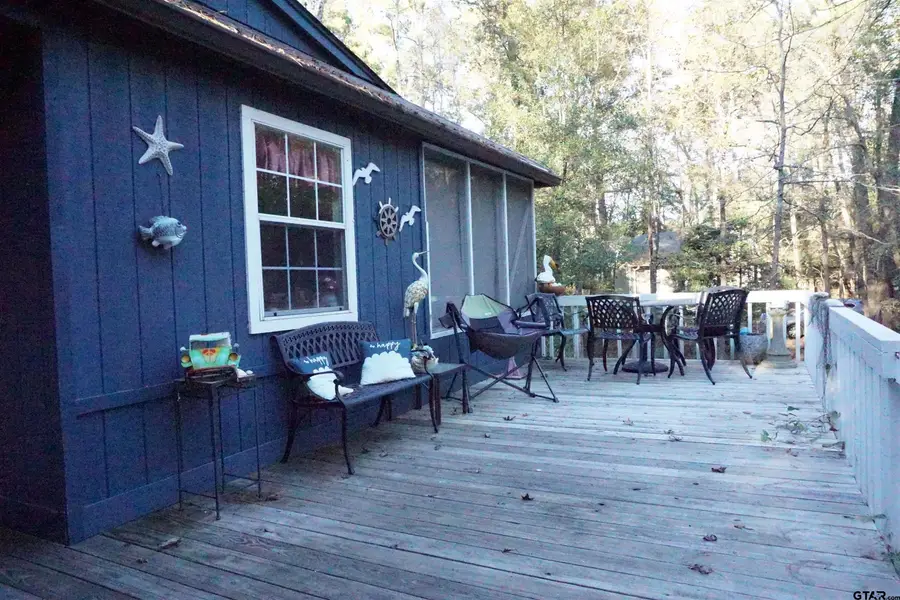 215 Peachtree Lane, Holly Lake Ranch, TX 75765 - Image #2