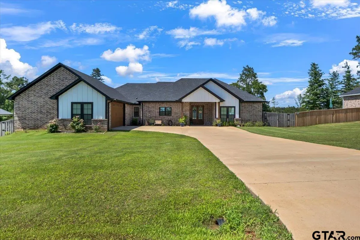 18329 Timber Oaks Dr, Lindale, TX 75771 - Image #1