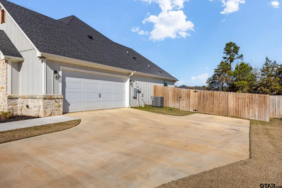 14662 Woodland Creek Dr, Tyler, TX 75706 - Image #3