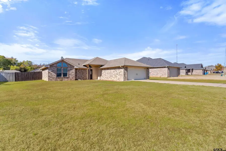 105 Bois D Arc Dr, Bullard, TX 75757 - Image #2