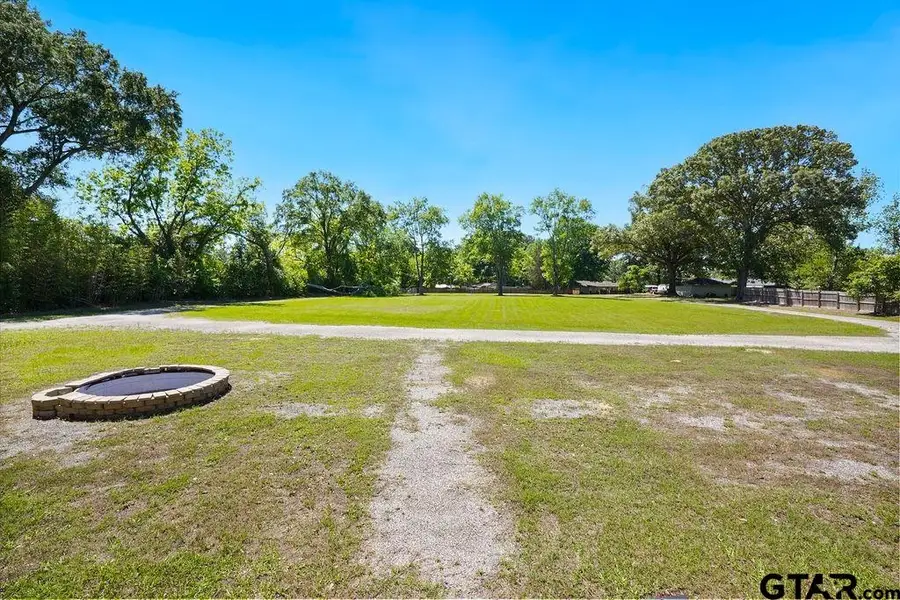 104 Barto, Arp, TX 75750 - Image #2