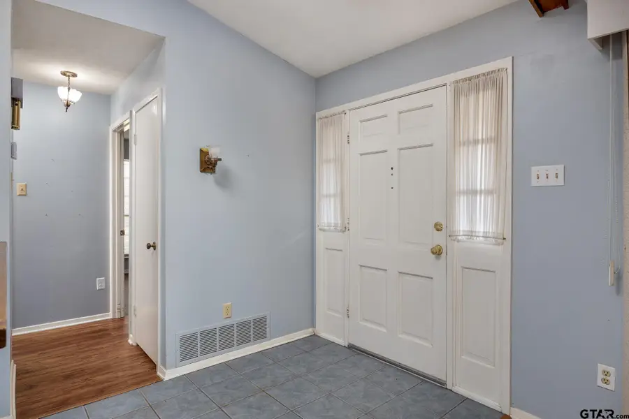 126 Hideaway Lane East, Hideaway, TX 75771 - Image #2