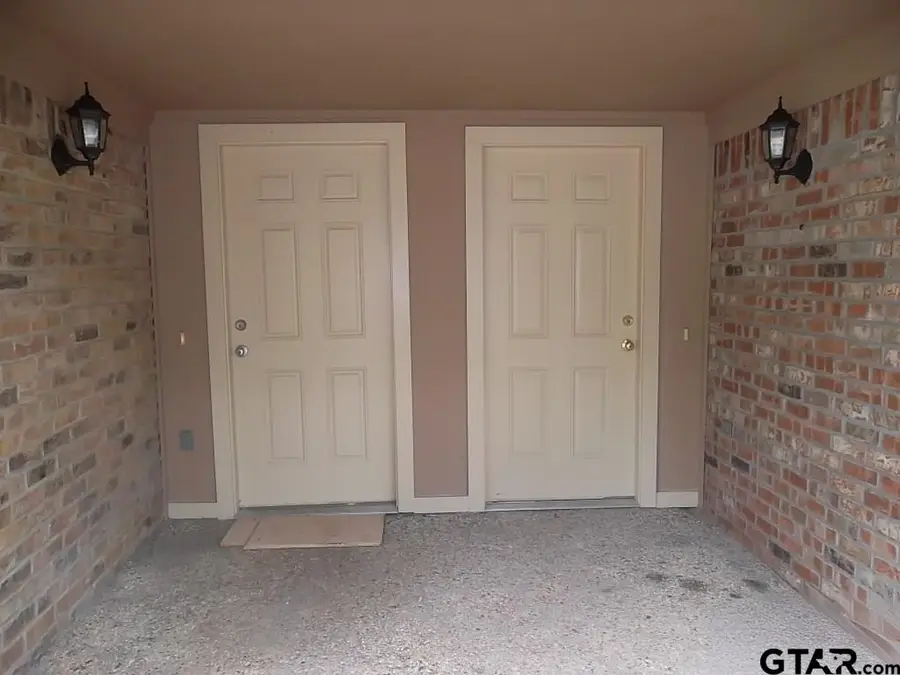 2308-2310 Aberdeen Drive, Tyler, TX 75703 - Image #2