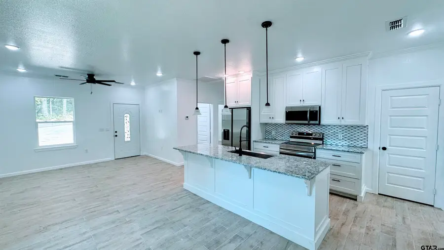 20428 High Point Dr, Flint, TX 75762 - Image #2