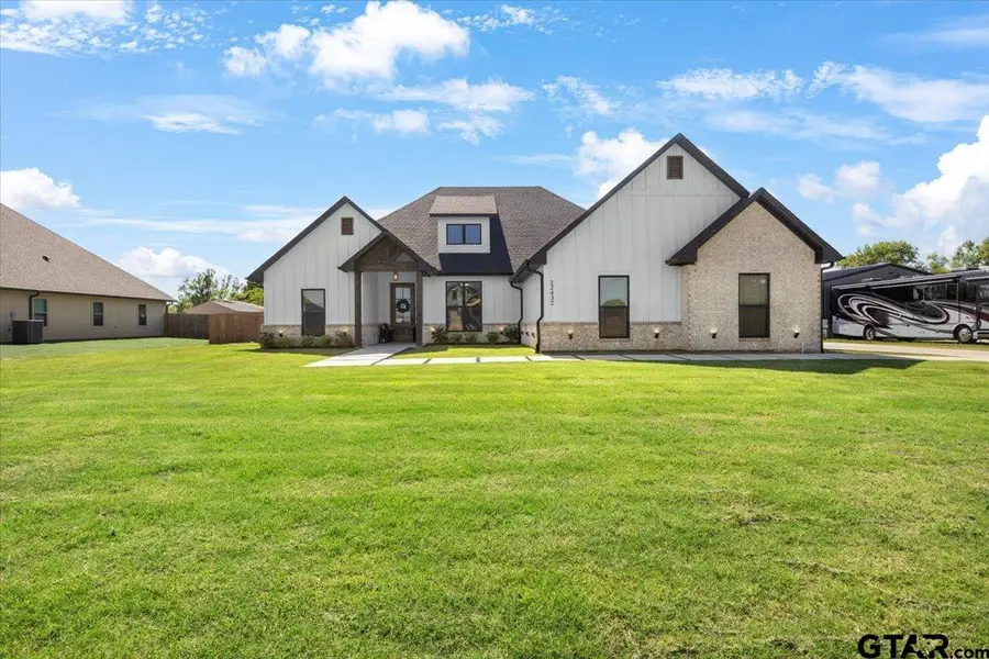 12432 Maplewood Dr, Lindale, TX 75771 - Image #2