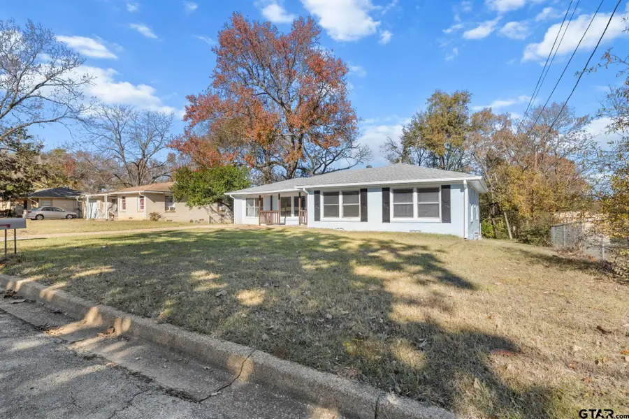 122 Brierwood Dr, Palestine, TX 75801 - Image #3