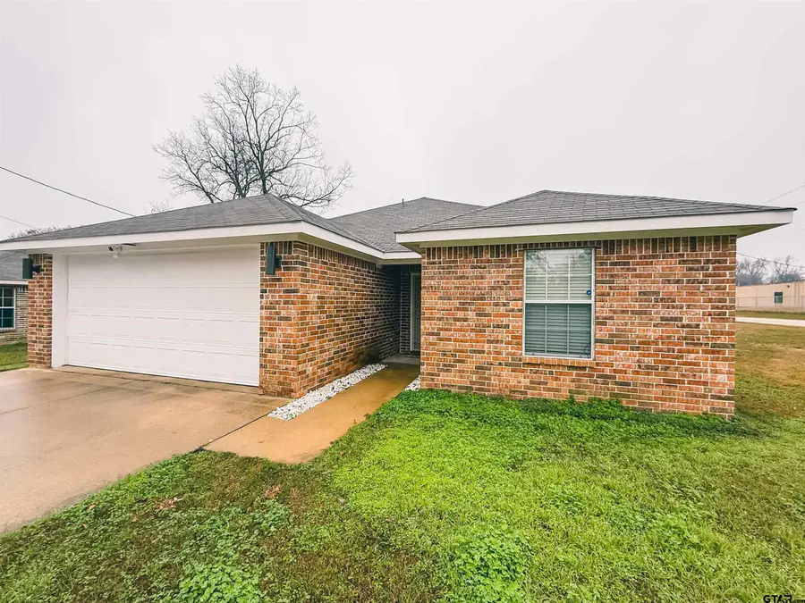 201 Reynolds Street, Pittsburg, TX 75686 - #2