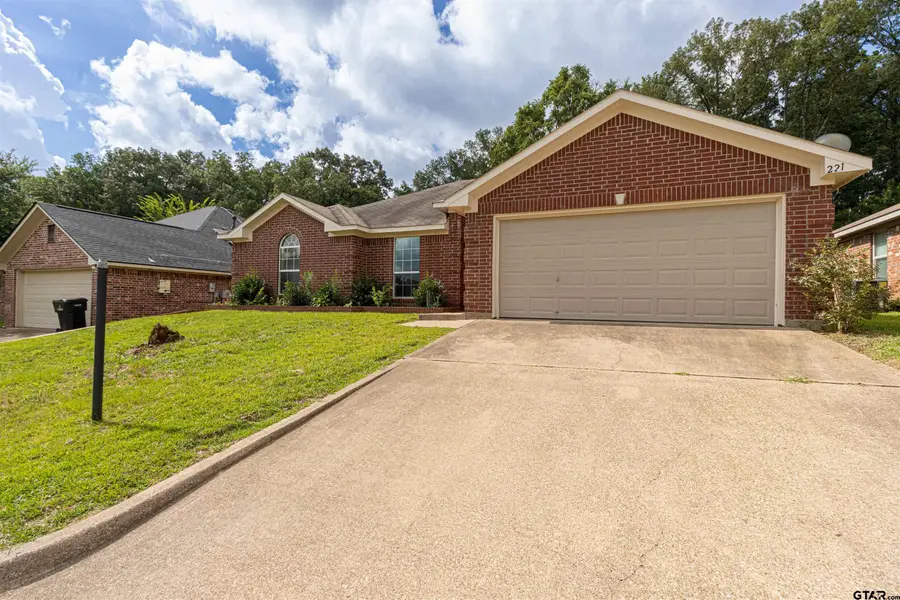 221 Maggie Cir, Flint, TX 75762 - Image #2