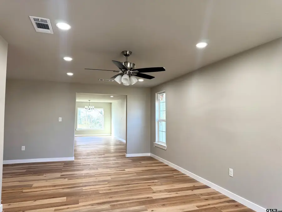 516 S O'Tyson, Mount Pleasant, TX 75455 - Image #3