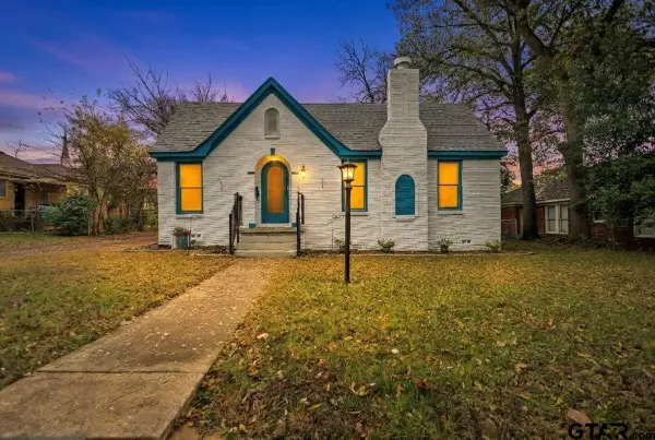 832 S Bois D arc, Tyler, TX 75701