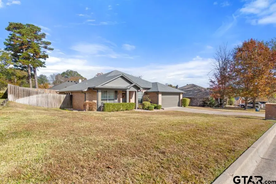 916 Pam, Tyler, TX 75703 - Image #2