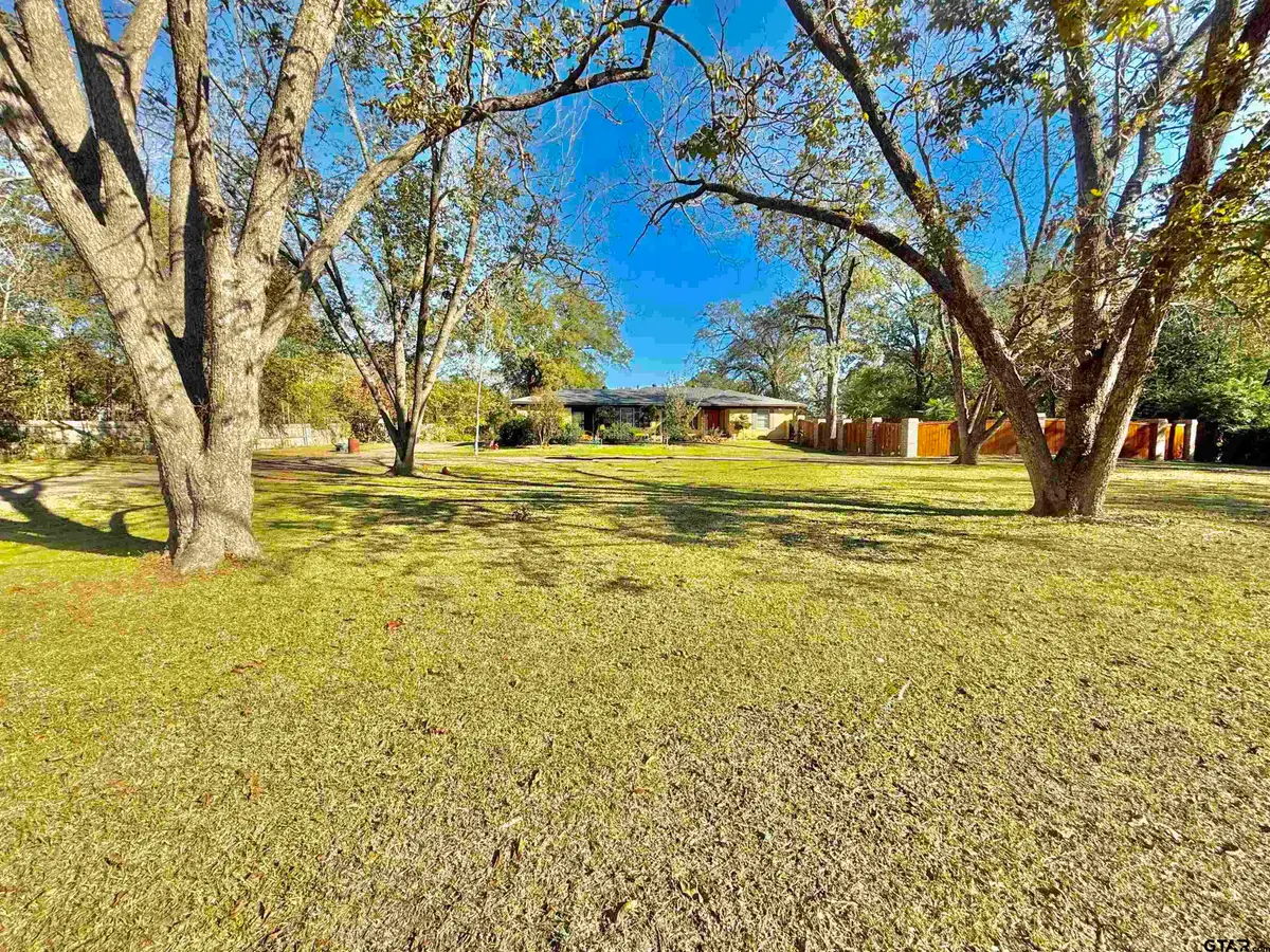 2008 Longview Dr, Henderson, TX 75652 - Image #1