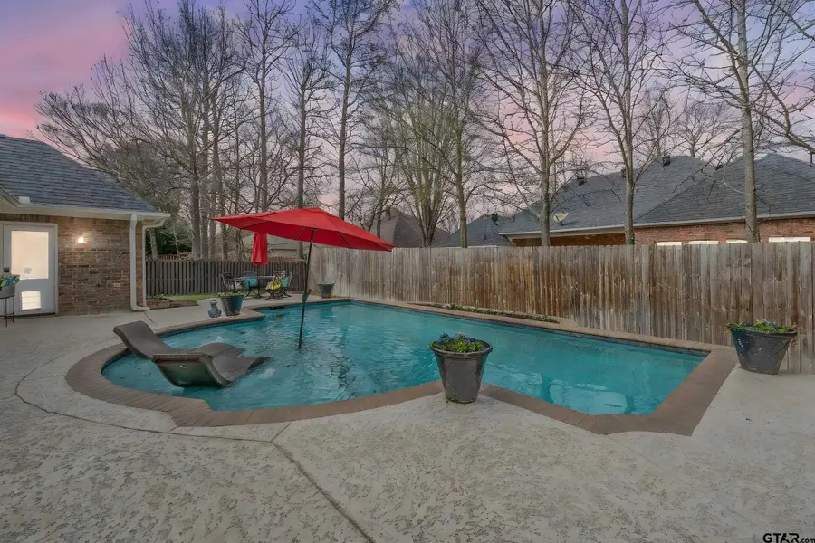 1205 Parkview Dr, Tyler, TX 75703 - #2