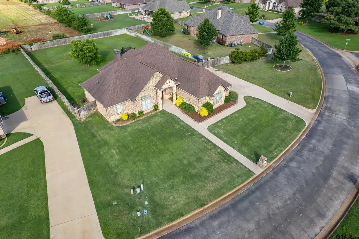 202 Sunnys Halo Blvd, Bullard, TX 75757 - Image #1